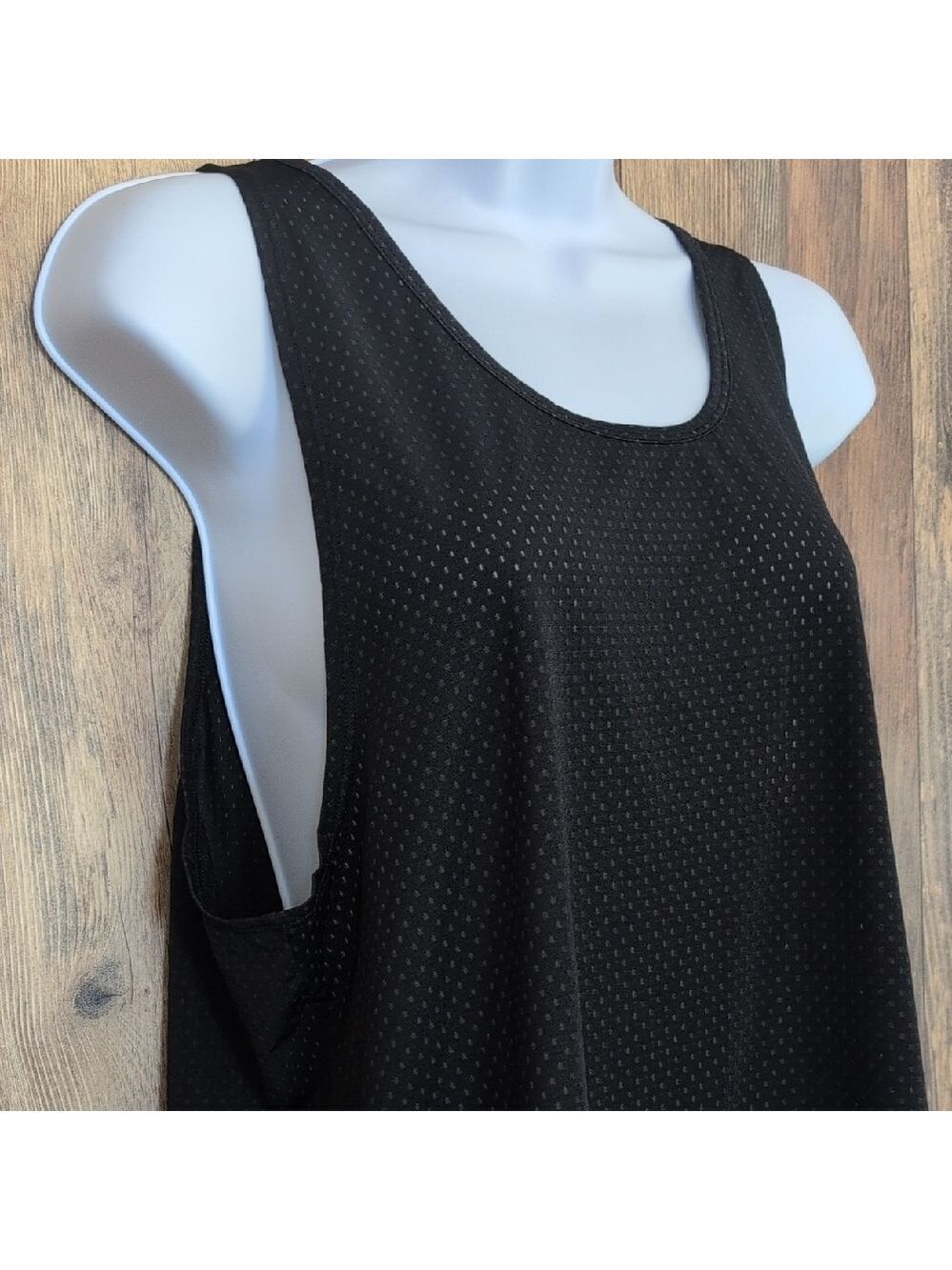 Nike Women's Black Mesh Dri Fit Tank Top L E118